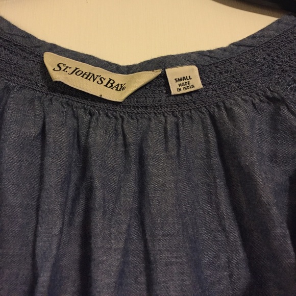 St. John’s bay cute chambray embroidery top - Picture 3 of 8